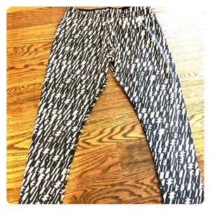Nike “Nike” logo leggings EUC